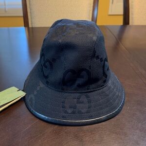 New Authentic Gucci GG Supreme Jumbo Logo Black Bucket Hat Size S